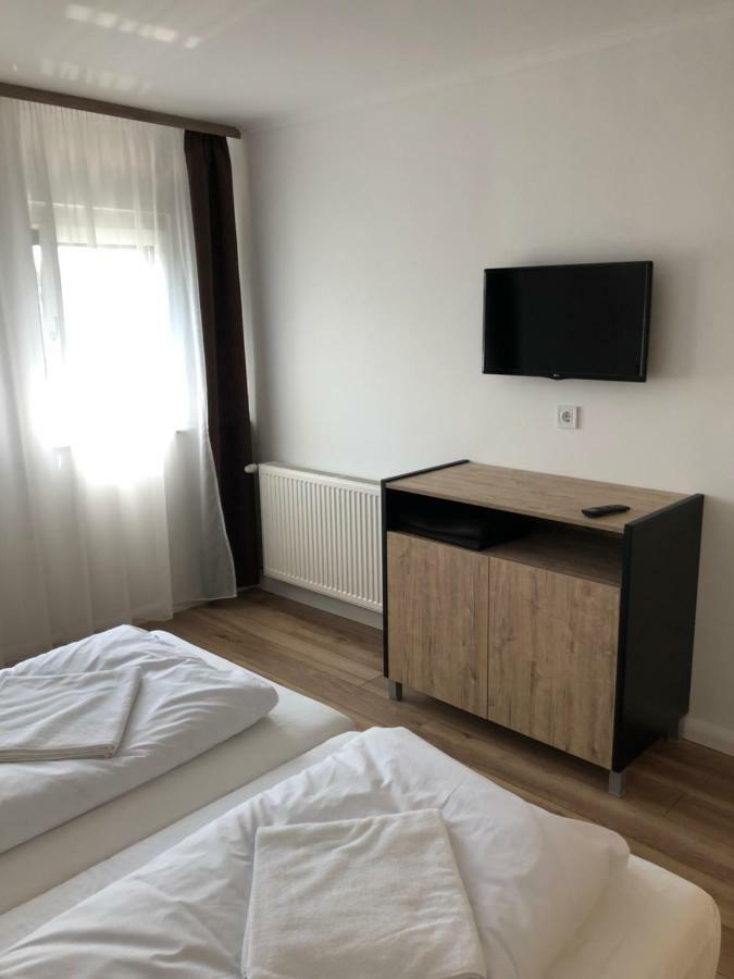Duna Vendeghaz Hotel Fadd-Dombori ภายนอก รูปภาพ